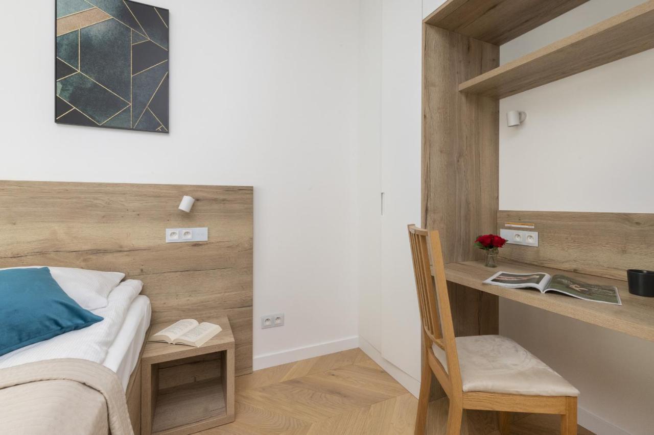 Praga Okrzei By The River By Renters Apartament